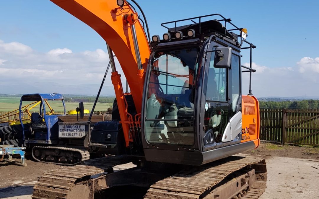 HITACHI ZX130