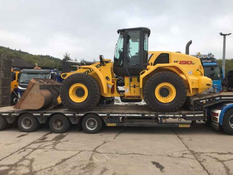 NEW HOLLAND S190W LOADING SHOVEL