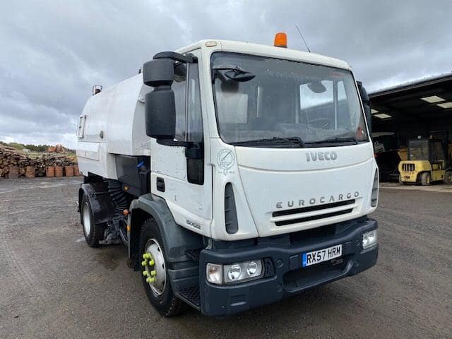 IVECO LORRY-JOHNSON 650 SWEEPER
